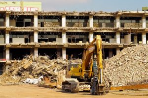 DECADENZA DEL PERMESSO DI COSTRUIRE: SENZA UN PROVVEDIMENTO ESPRESSO IL TITOLO RESTA EFFICACE