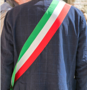 ORDINANZE CONTINGIBILI E URGENTI: SENZA PERICOLO ATTUALE IL SINDACO NON PUÒ DICHIARARE L'INAGIBILITÀ